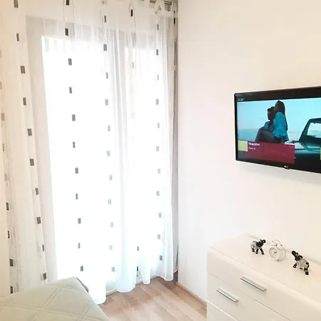 Lägenhet La Harmony Garden With Jacuzzi Split